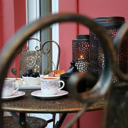 Nikol's Nook Apartament *