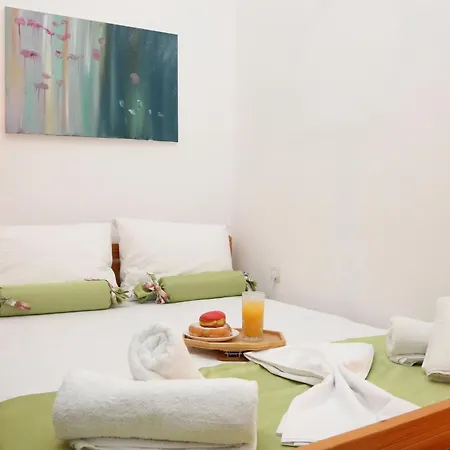 Nikol's Nook Appartement *